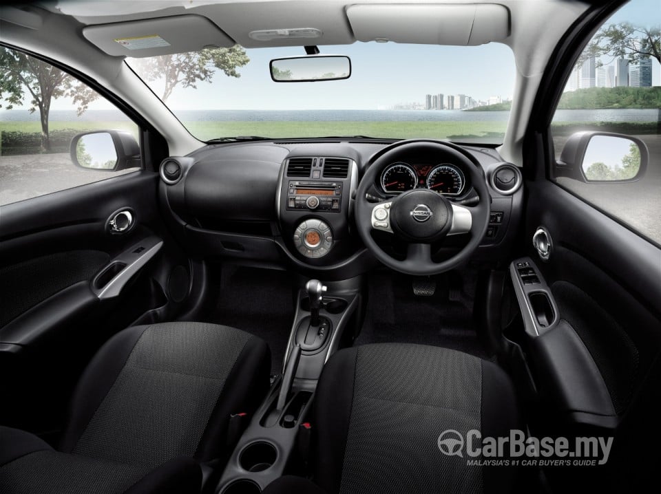 Nissan Almera N17 (2012) Interior