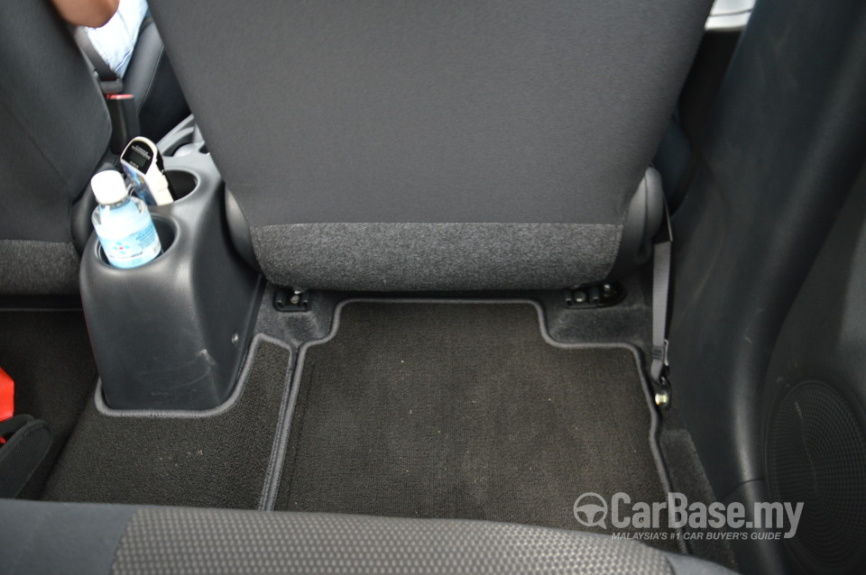 Nissan Almera N17 (2012) Interior