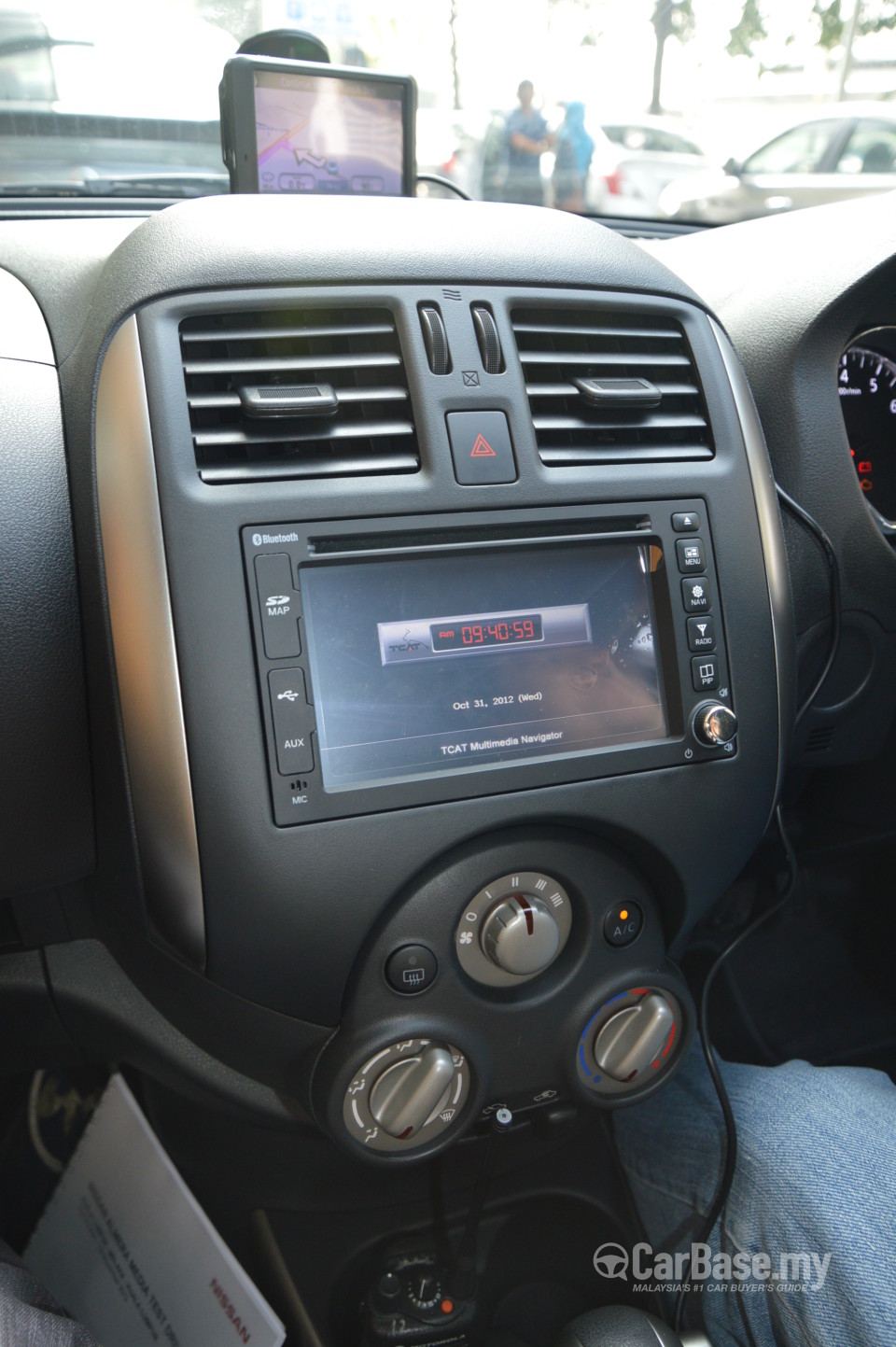 Nissan Almera N17 (2012) Interior