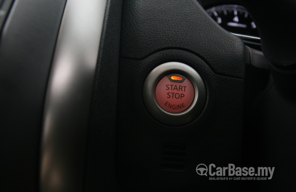 Nissan Almera N17 (2012) Interior