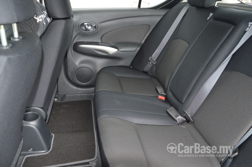 Nissan Almera N17 (2012) Interior