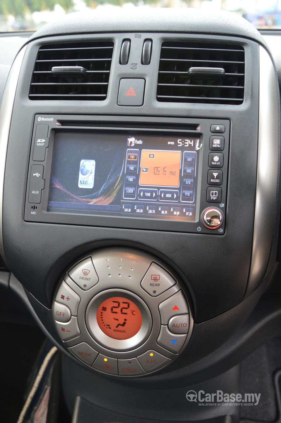 Nissan Almera N17 (2012) Interior