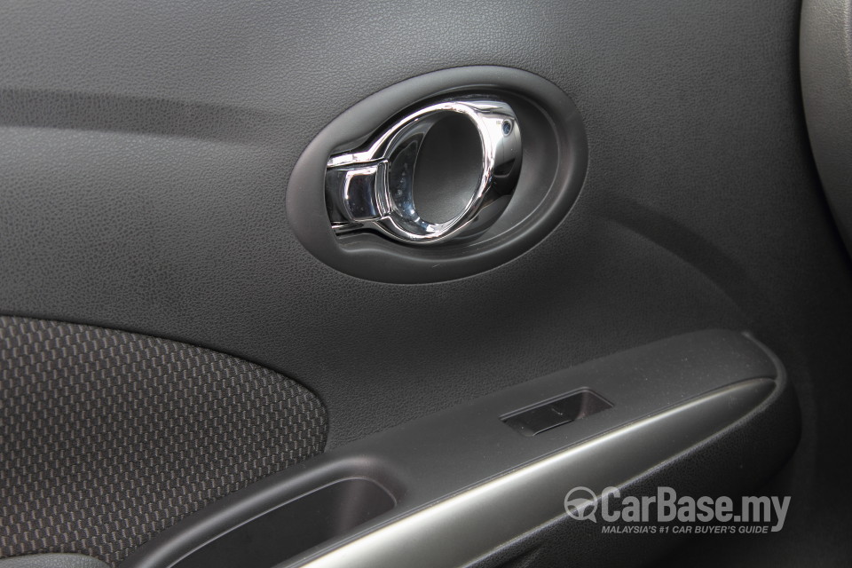 Nissan Almera N17 (2012) Interior