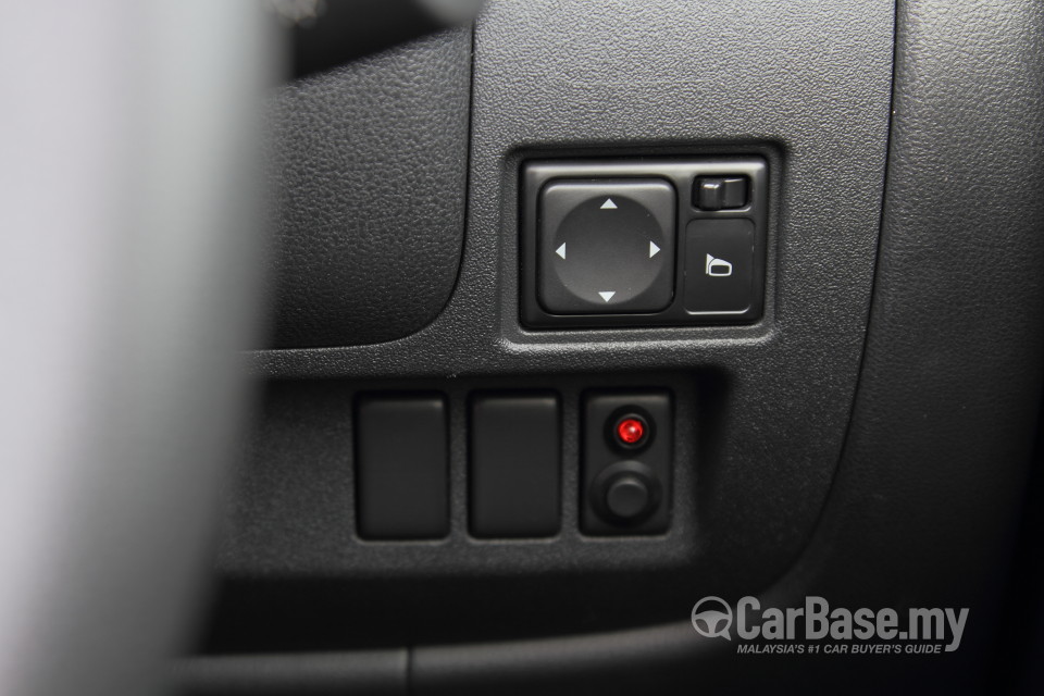 Nissan Almera N17 (2012) Interior