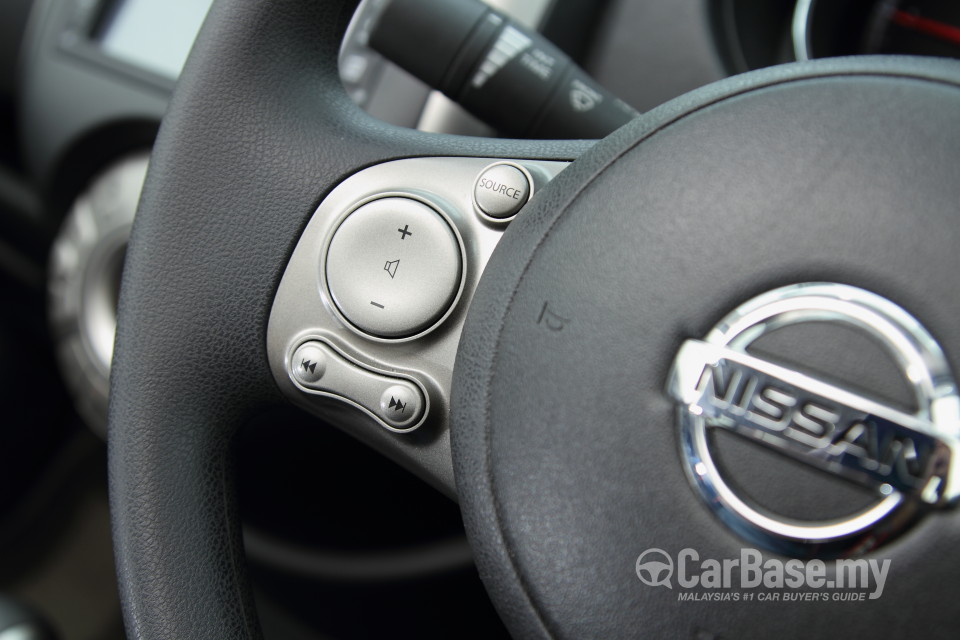 Nissan Almera N17 (2012) Interior