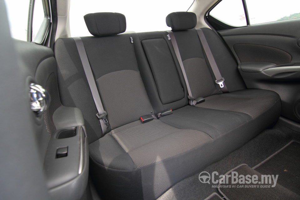 Nissan Almera N17 (2012) Interior