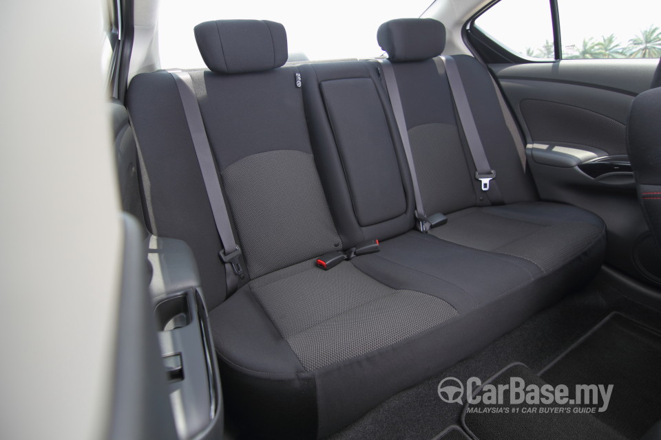 Nissan Almera N17 (2012) Interior