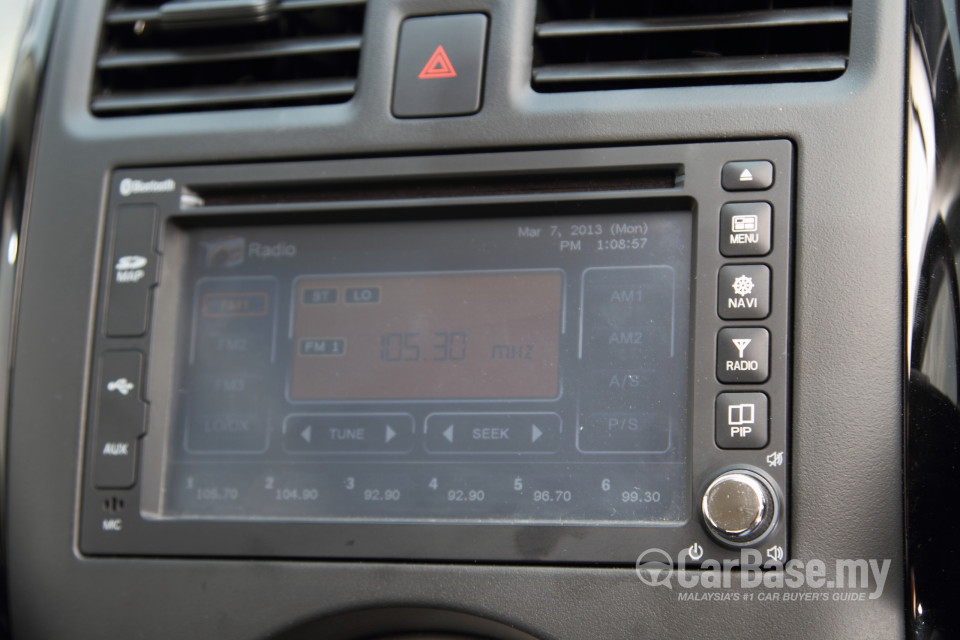 Nissan Almera N17 (2012) Interior