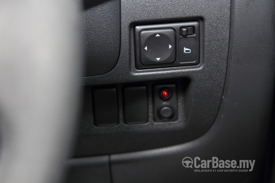 Nissan Almera N17 (2012) Interior