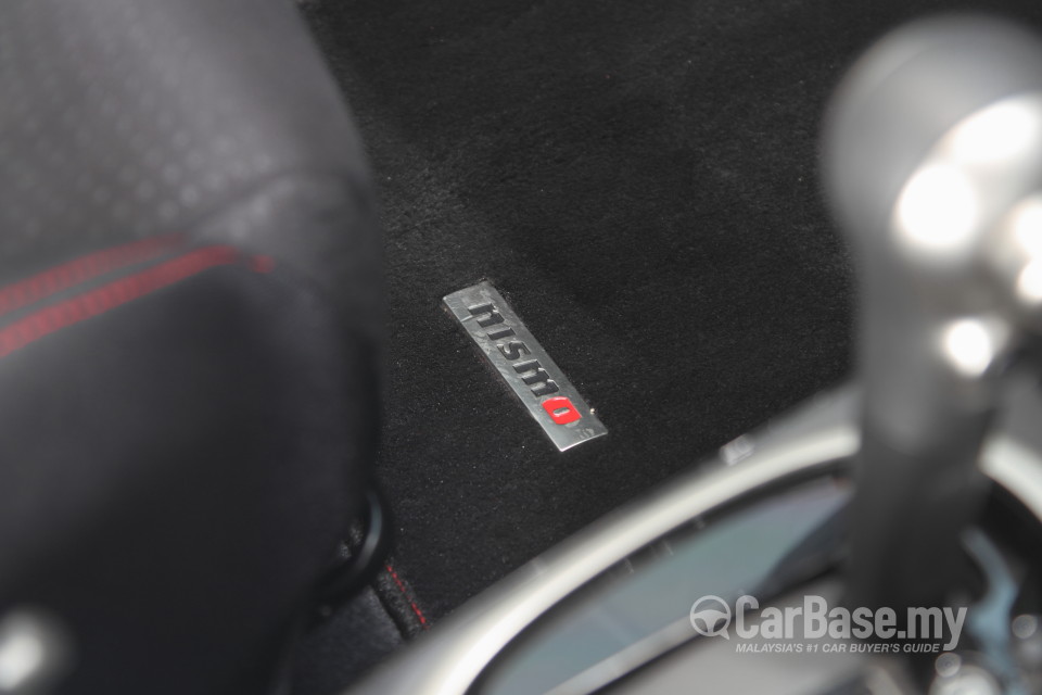 Nissan Almera N17 (2012) Interior