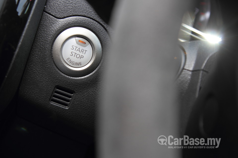 Nissan Almera N17 (2012) Interior