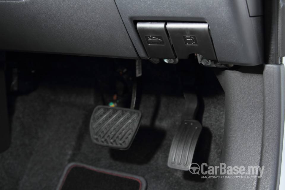 Nissan Almera N17 Facelift (2015) Interior