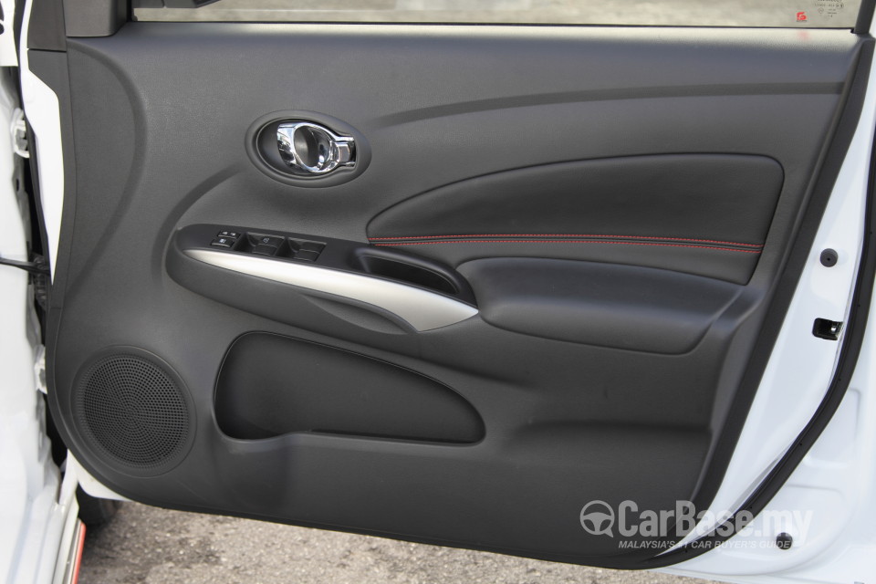 Nissan Almera N17 Facelift (2015) Interior