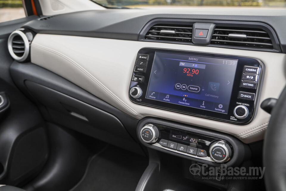 Volkswagen Touareg Mk2 (2010) Interior