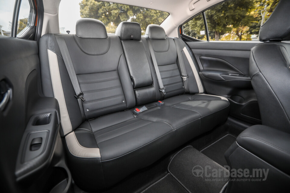 Perodua Aruz D38L (2019) Interior