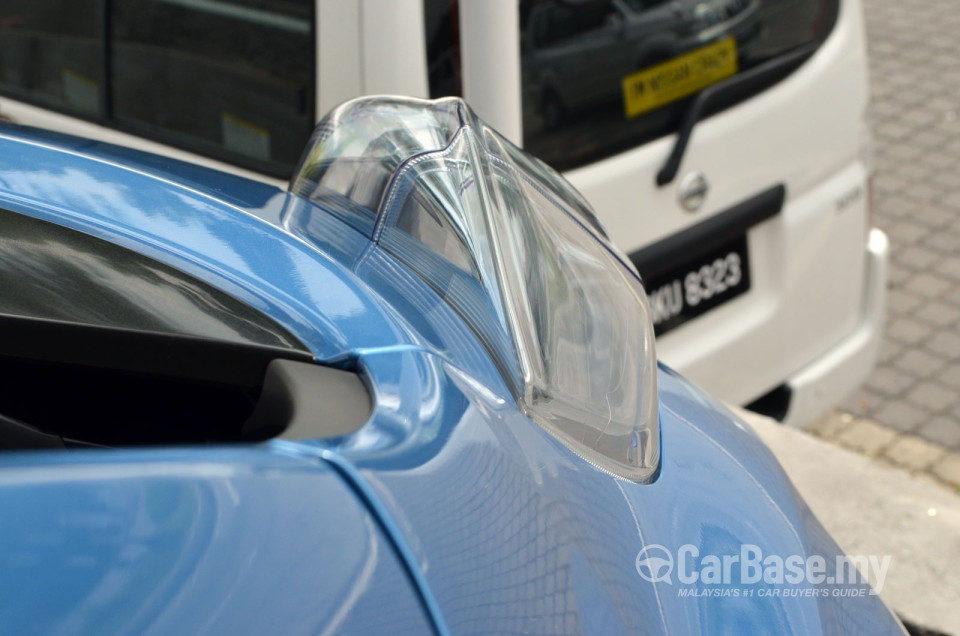 Nissan Leaf ZE0 (2013) Exterior
