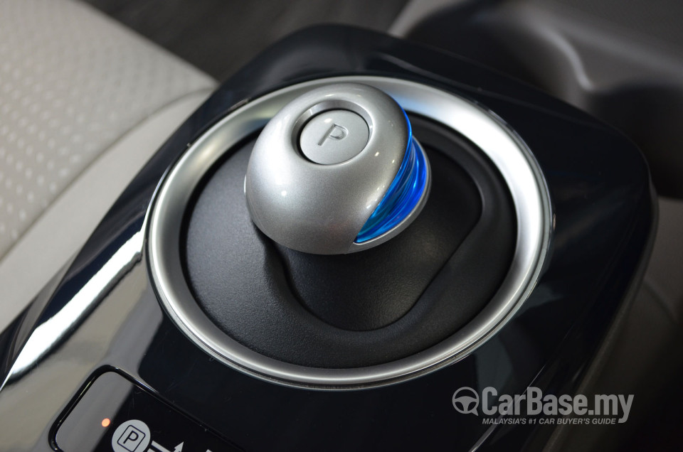 Nissan Leaf ZE0 (2013) Interior