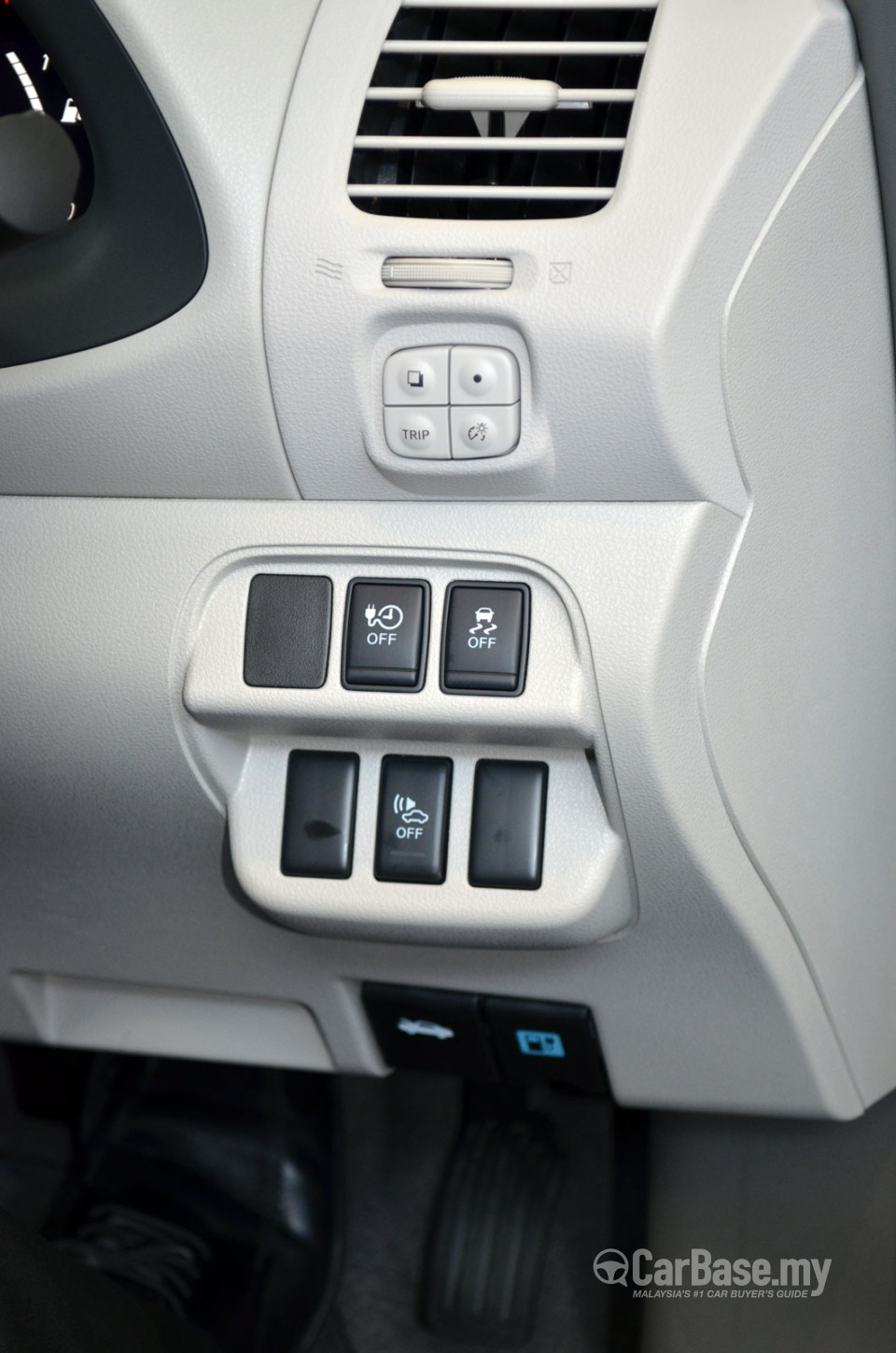 Nissan Leaf ZE0 (2013) Interior