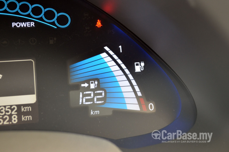 Nissan Leaf ZE0 (2013) Interior
