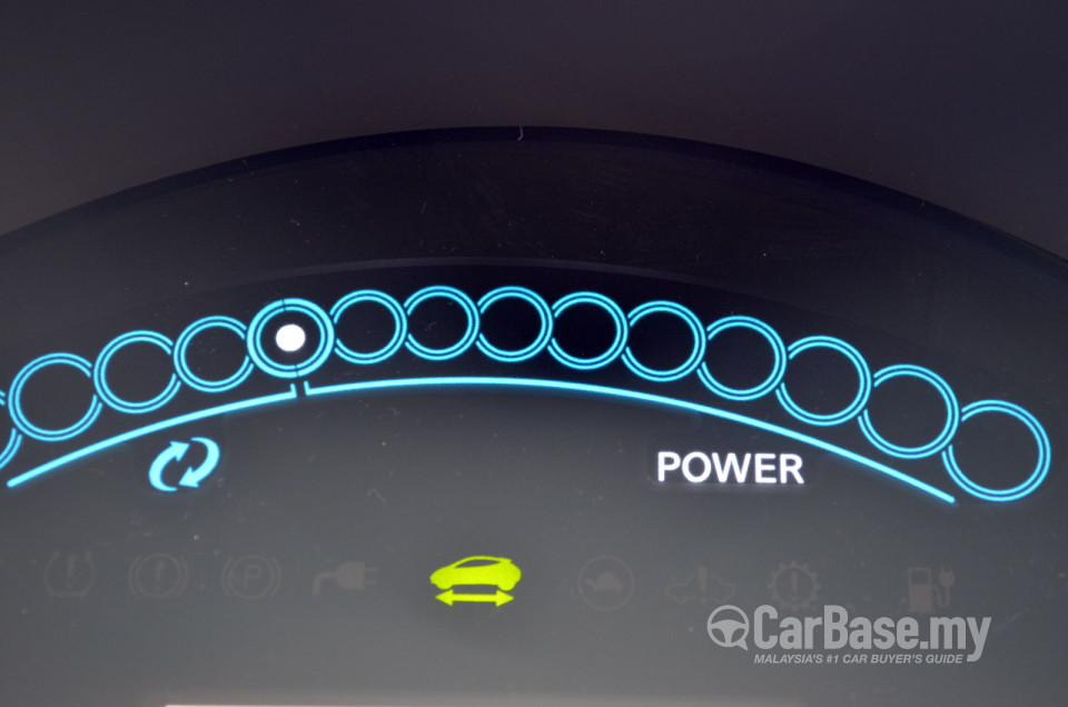 Nissan Leaf ZE0 (2013) Interior