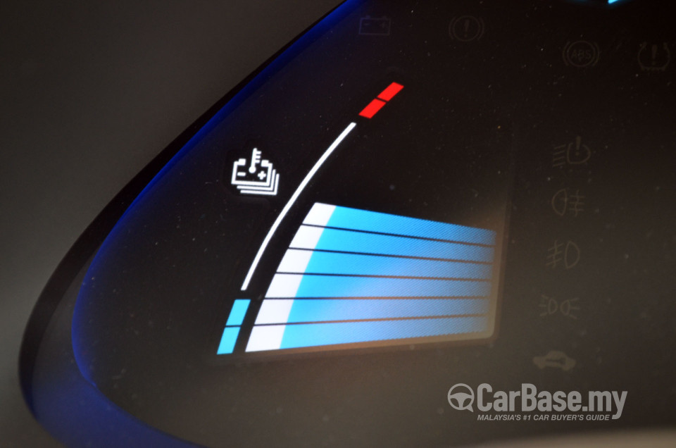 Nissan Leaf ZE0 (2013) Interior