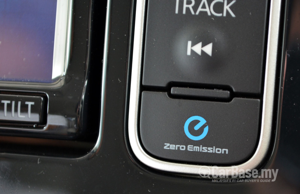 Nissan Leaf ZE0 (2013) Interior