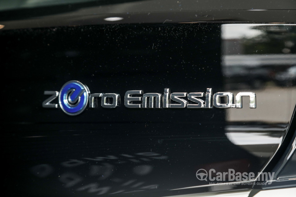 Nissan Leaf ZE1 (2019) Exterior