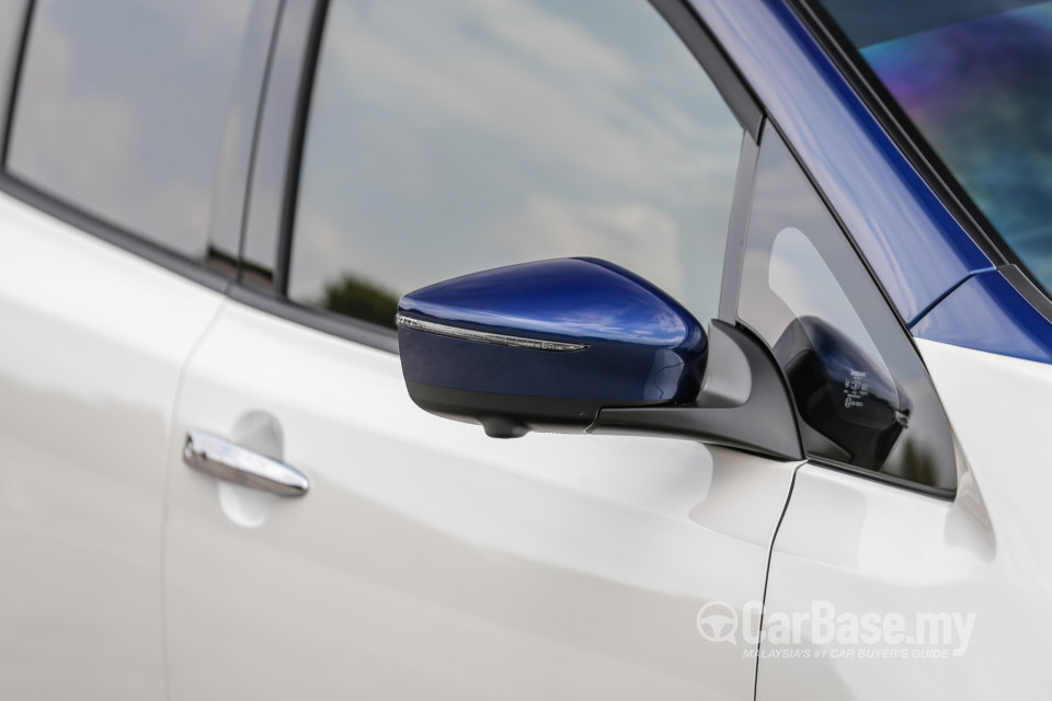 Nissan Leaf ZE1 (2019) Exterior