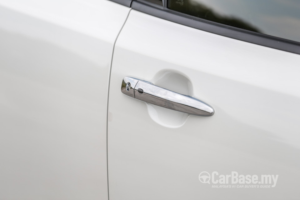 Nissan Leaf ZE1 (2019) Exterior