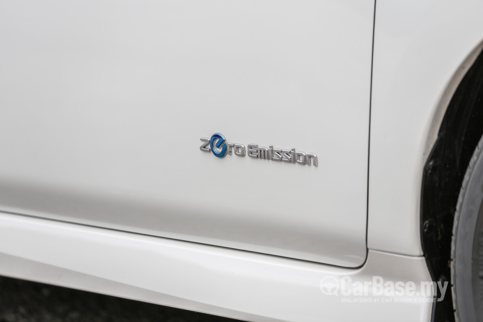 Nissan Leaf ZE1 (2019) Exterior
