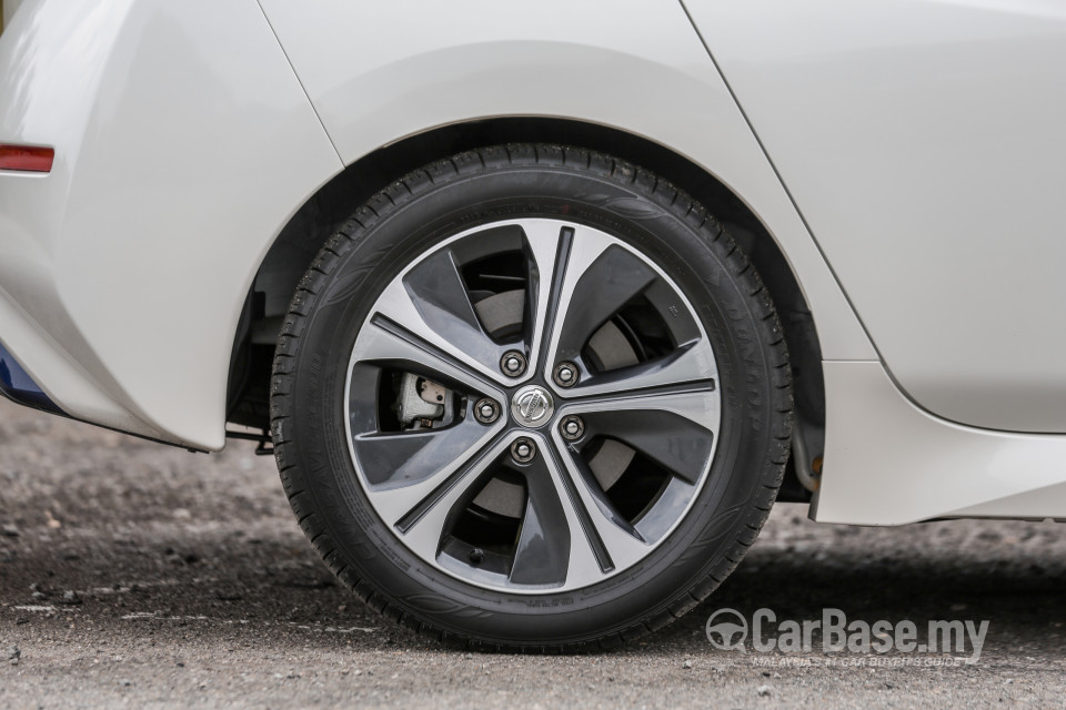 Nissan Leaf ZE1 (2019) Exterior