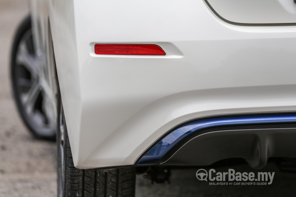 Nissan Leaf ZE1 (2019) Exterior