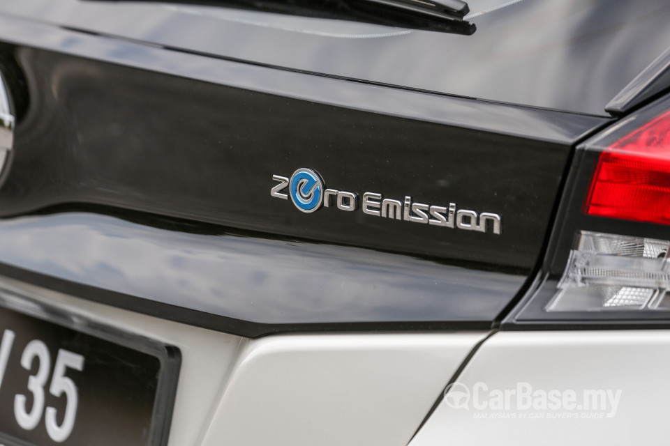 Nissan Leaf ZE1 (2019) Exterior