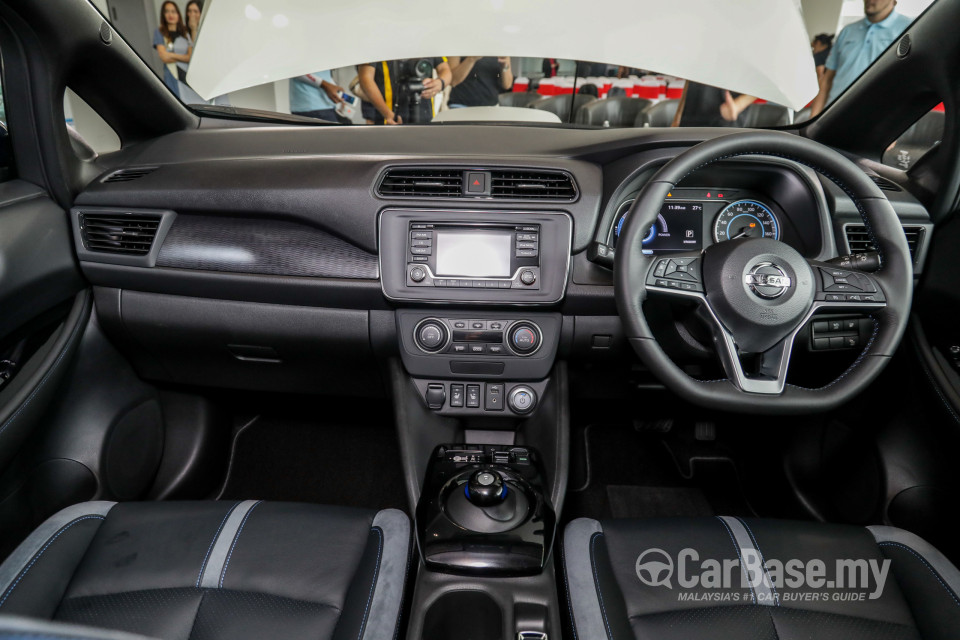 Nissan Leaf ZE1 (2019) Interior