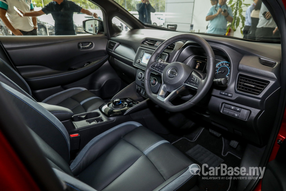 Nissan Leaf ZE1 (2019) Interior