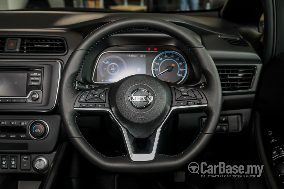 Nissan Leaf ZE1 (2019) Interior