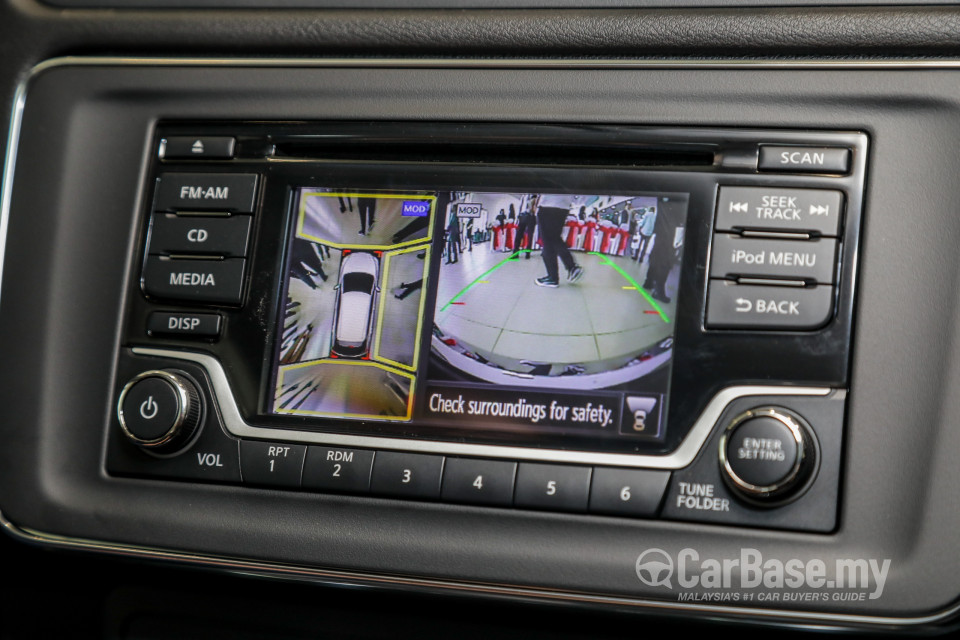 Nissan Leaf ZE1 (2019) Interior
