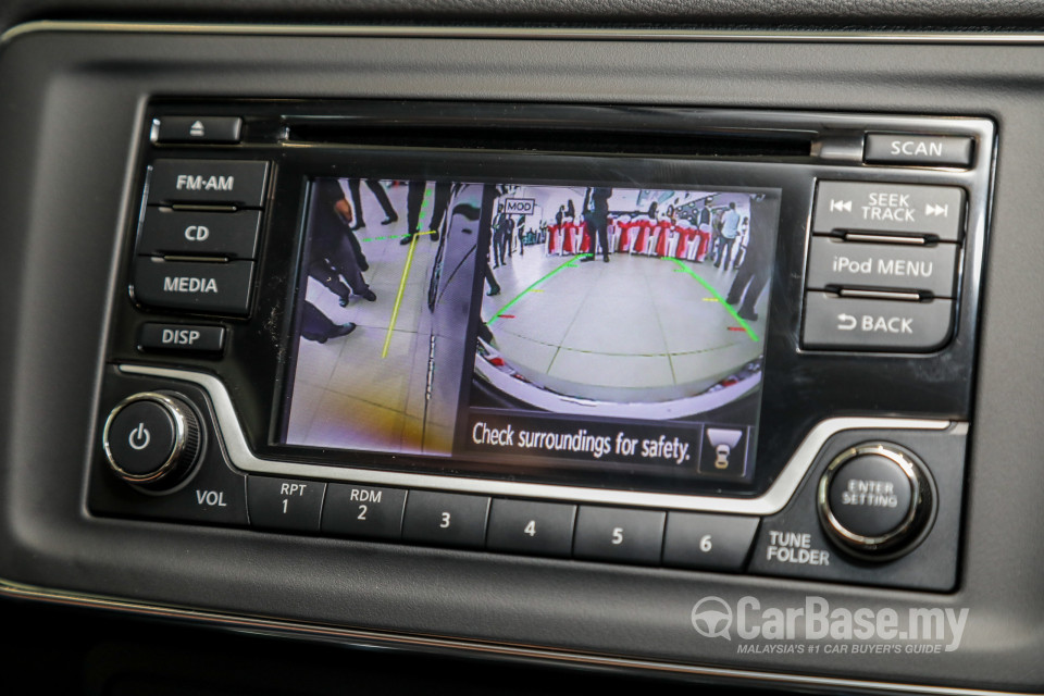 Nissan Leaf ZE1 (2019) Interior