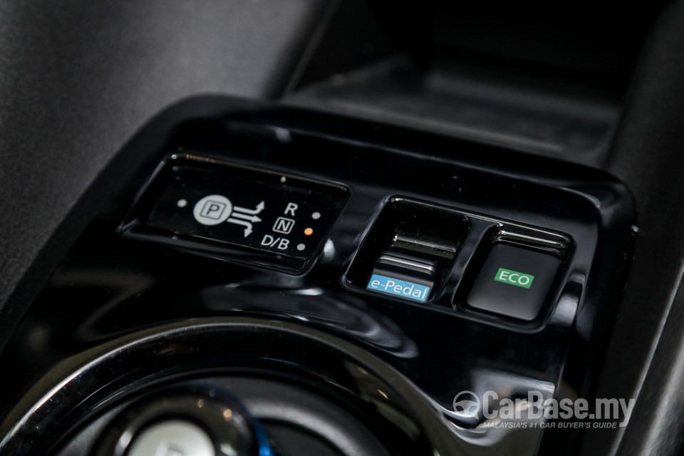 Nissan Leaf ZE1 (2019) Interior