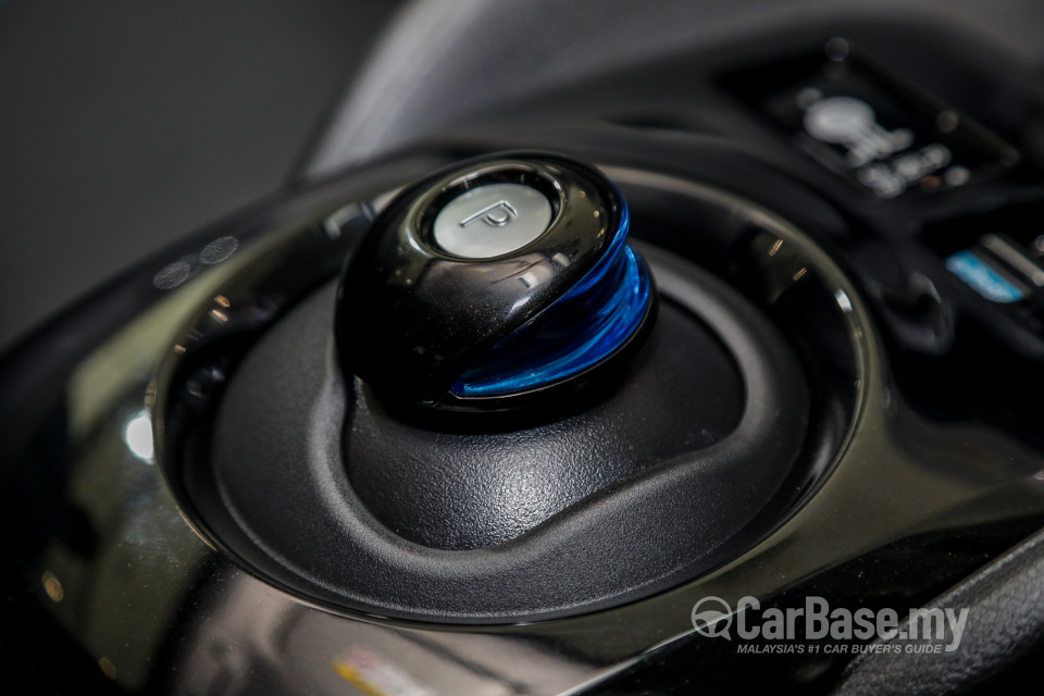 Nissan Leaf ZE1 (2019) Interior