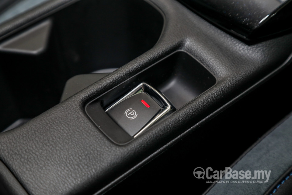 Nissan Leaf ZE1 (2019) Interior