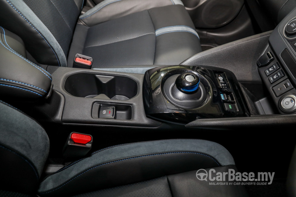 Nissan Leaf ZE1 (2019) Interior
