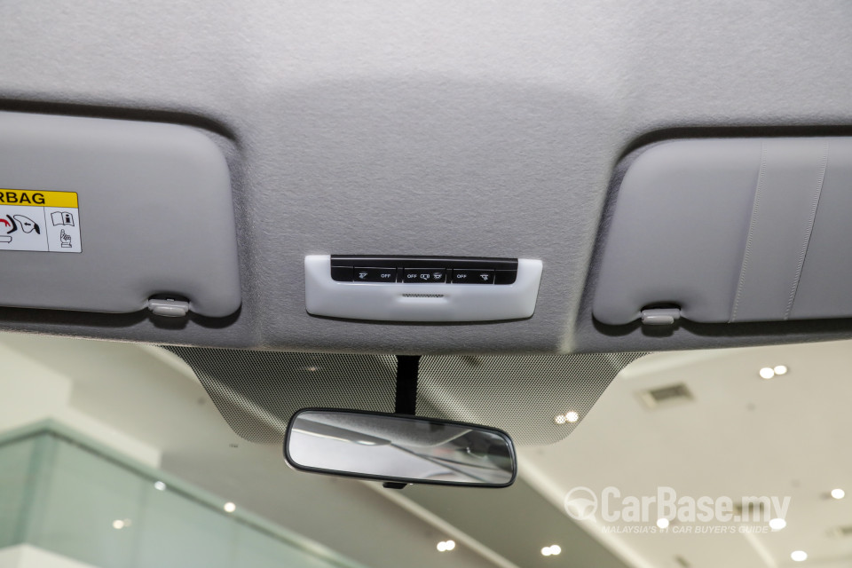 Nissan Leaf ZE1 (2019) Interior
