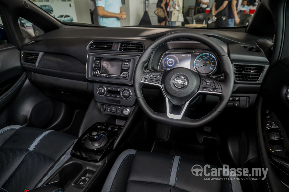 Nissan Leaf ZE1 (2019) Interior