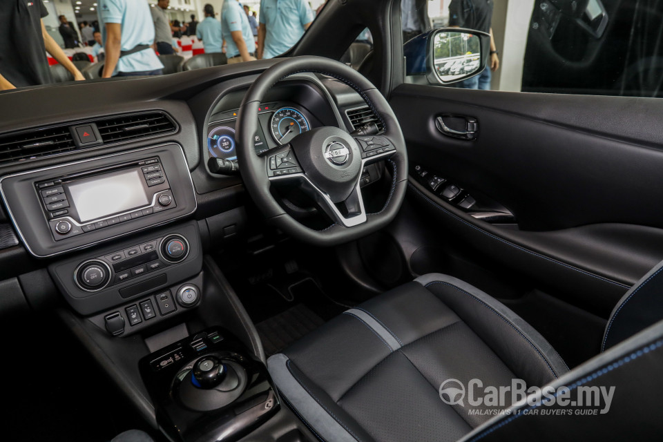 Nissan Leaf ZE1 (2019) Interior