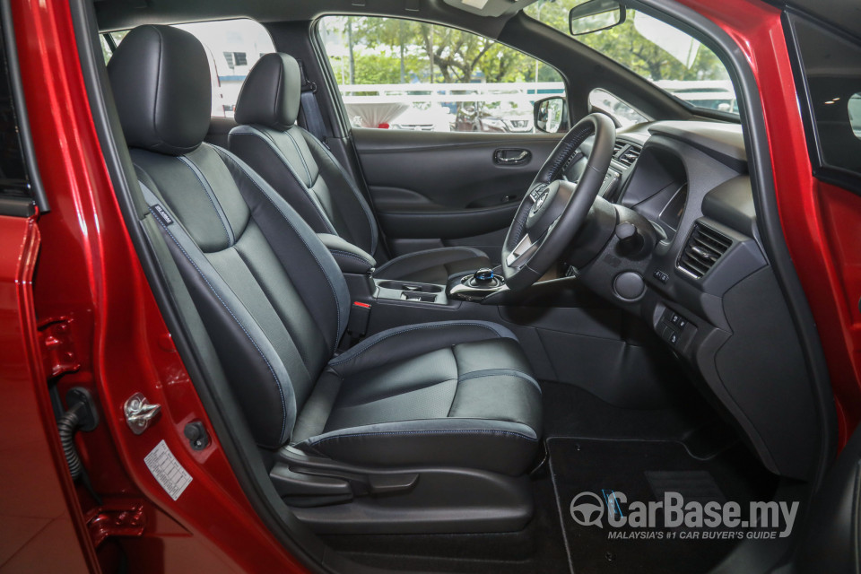 Nissan Leaf ZE1 (2019) Interior
