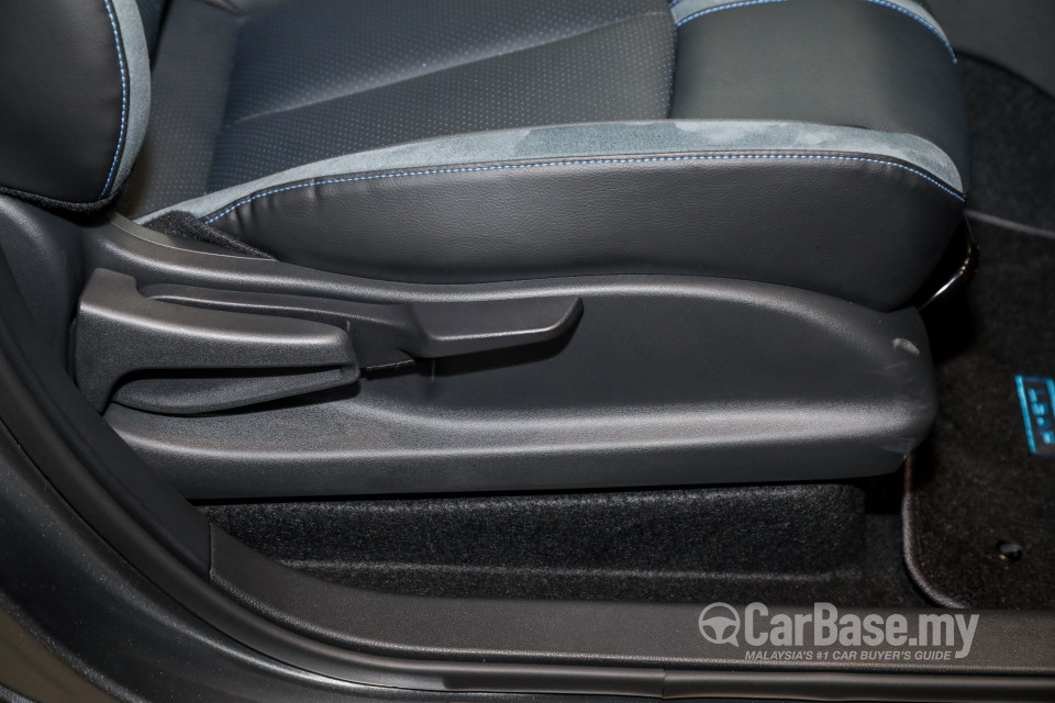 Nissan Leaf ZE1 (2019) Interior