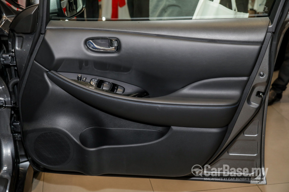 Nissan Leaf ZE1 (2019) Interior