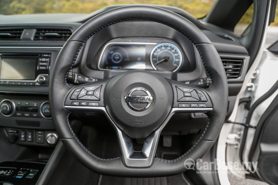 Nissan Leaf ZE1 (2019) Interior