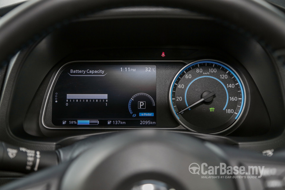 Nissan Leaf ZE1 (2019) Interior